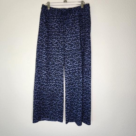 Athleta Allure Navy Avenue Printed Wide Leg Crop Pant 8 - Picture 4 of 8